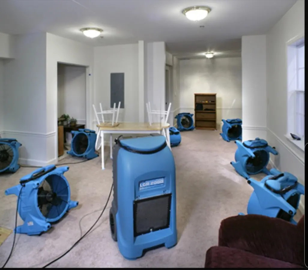 Air movers and dehumidifier setup for Water Extraction & Removal in Union Gap